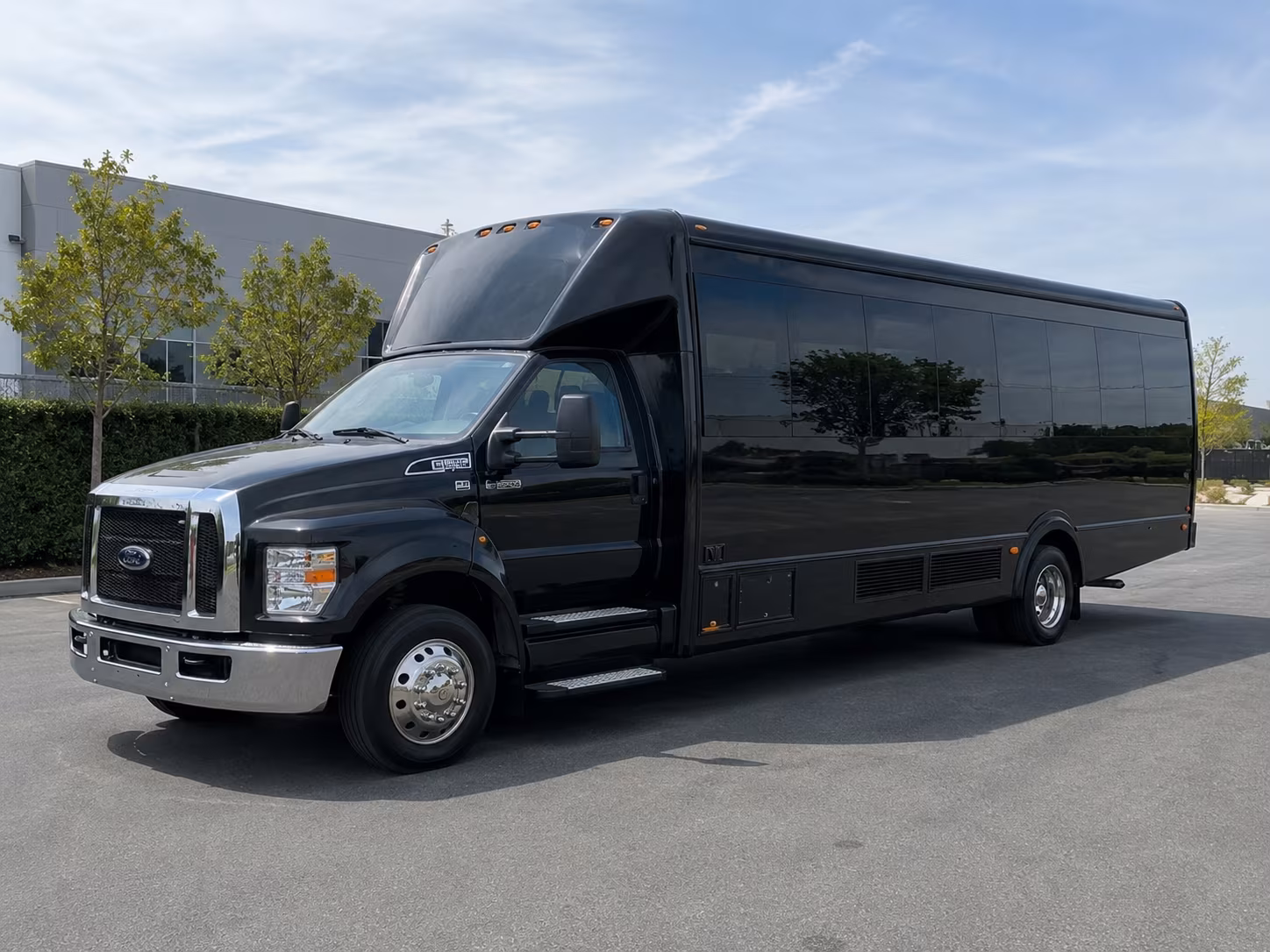 bus rentals for newport beach trade shows and multi day corporate programs