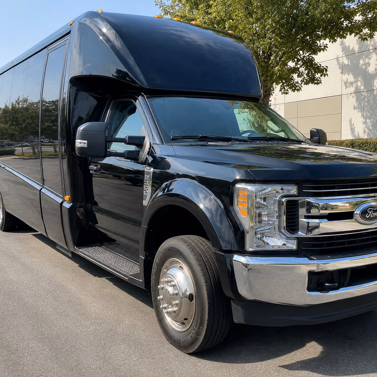 minibuses for newport beach museum and cultural center field trips